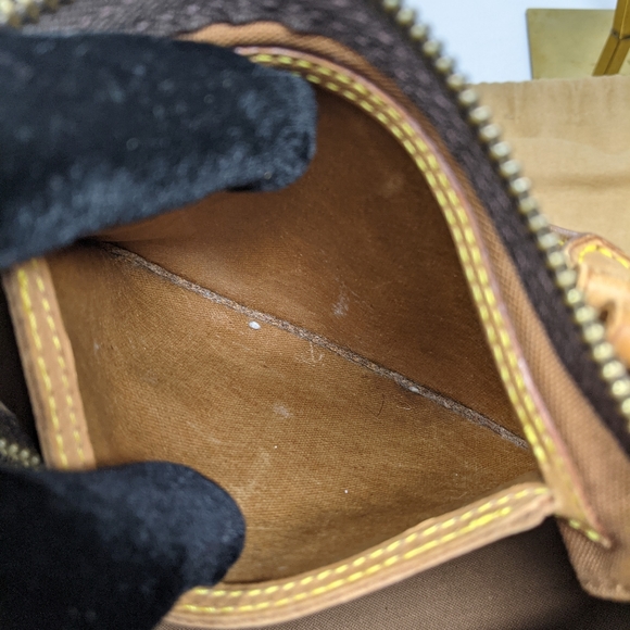 LOUIS VUITTON Monogram Speedy 40 - Picture 9 of 16